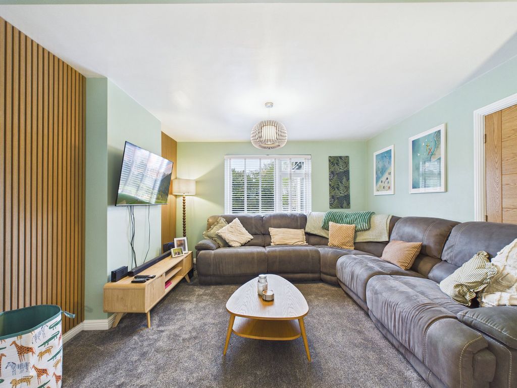 Property photo 2 of 19