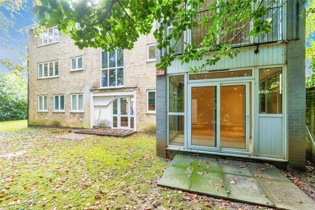 Property photo 2 of 15 Picture No. 24