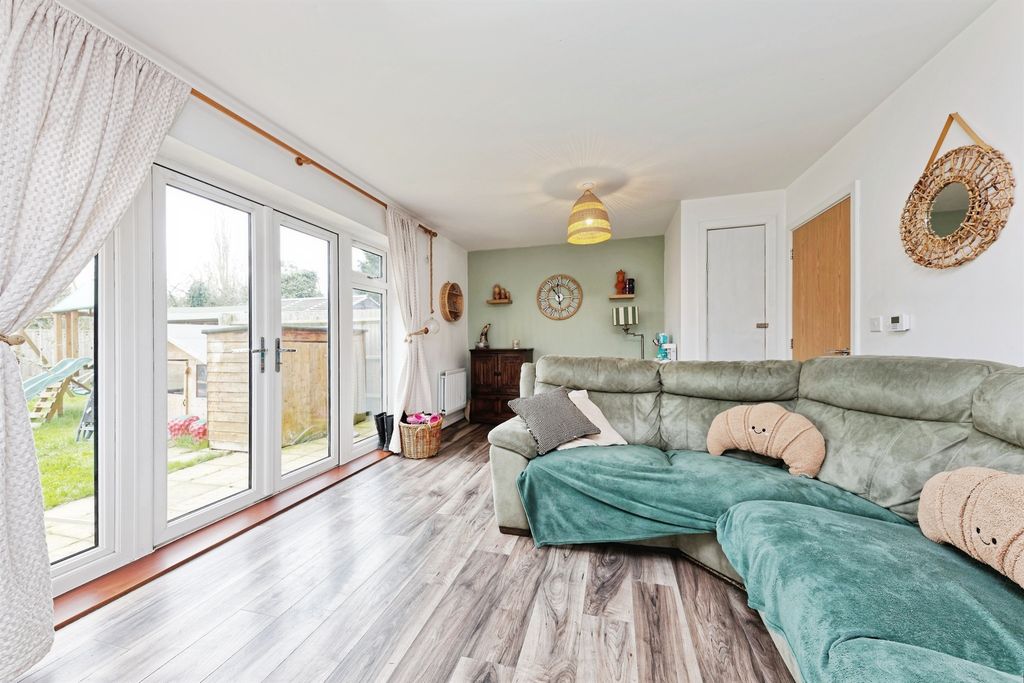 Property photo 2 of 15