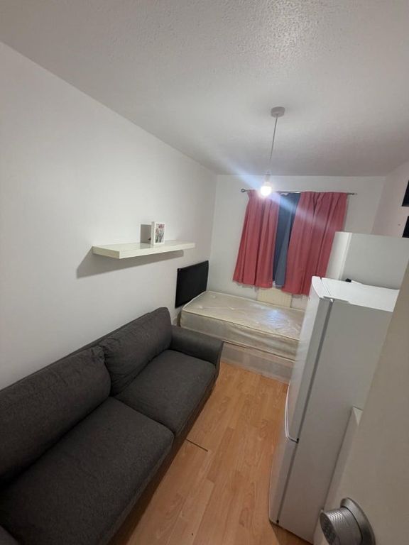 Property photo 1 of 4