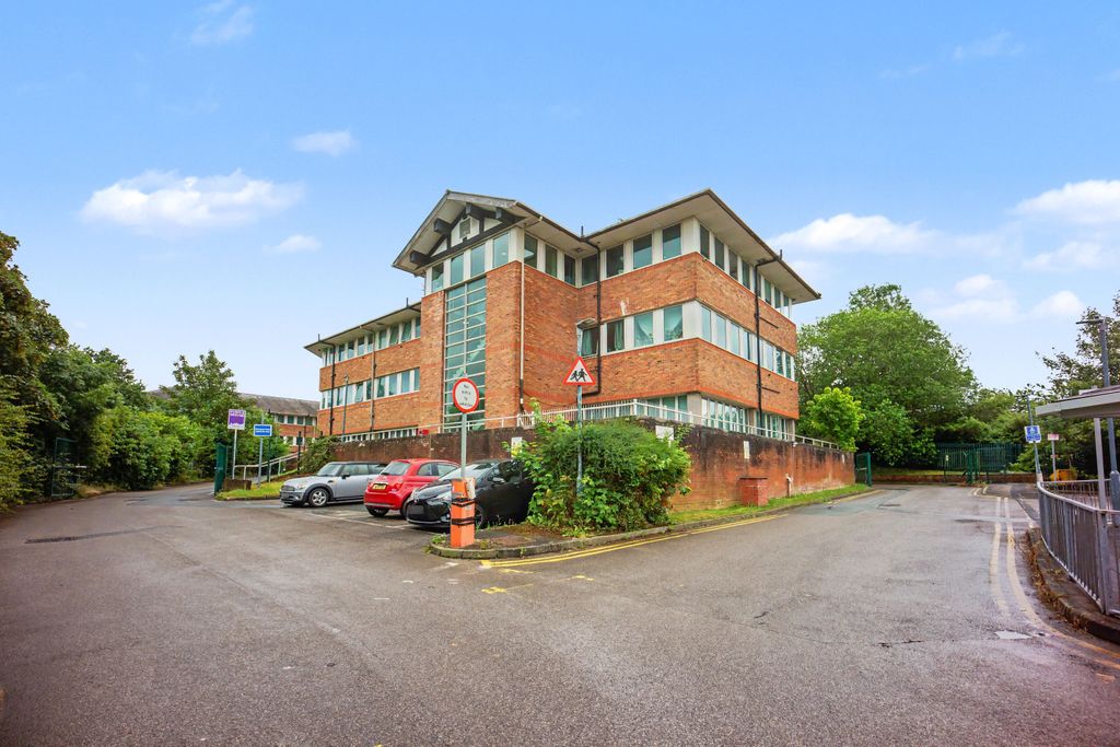 Property photo 2 of 9 81 Castleview House, East Lane, Runcorn, Cheshire, Wa7 2Dp