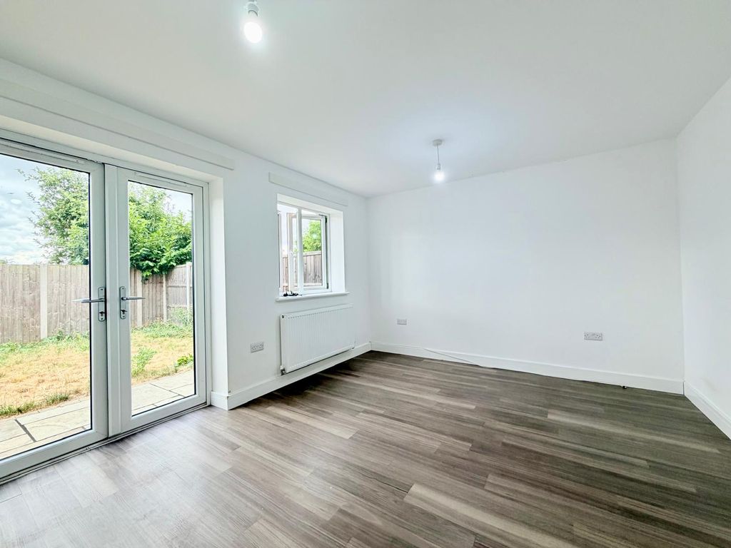 Property photo 3 of 18 Image