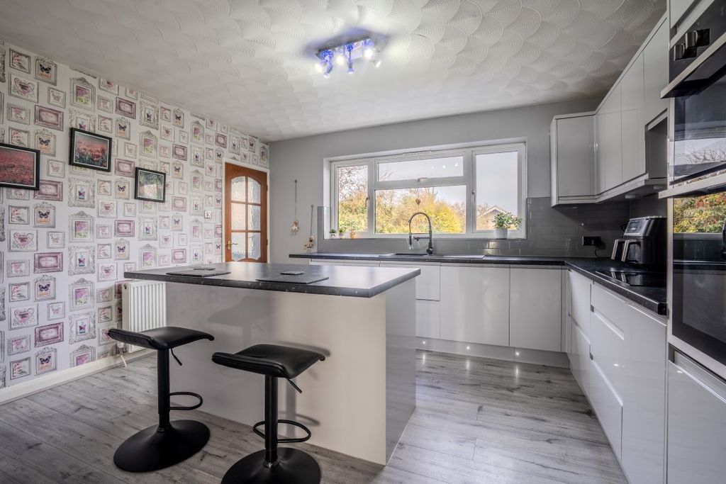 Property photo 2 of 21 Iq_00048-Hdr