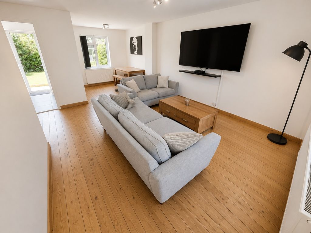 Property photo 2 of 11 2706141