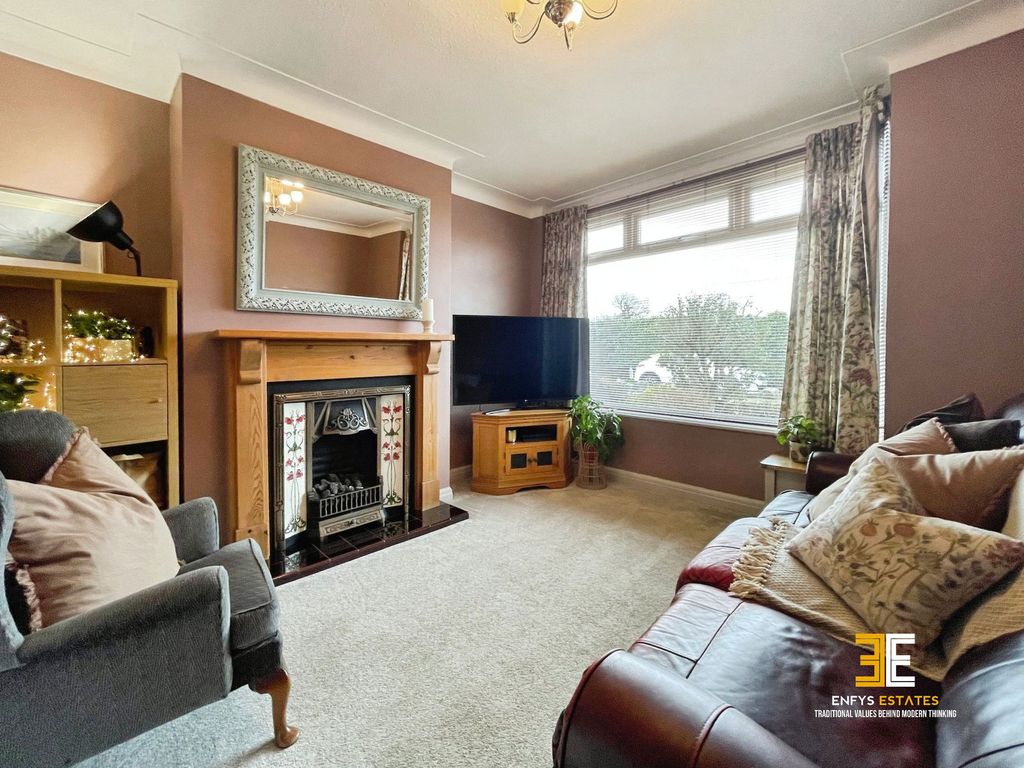 Property photo 2 of 41