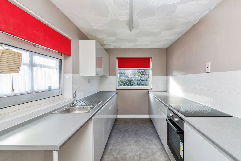 Property photo 3 of 17 Pbox-Img.Jpg