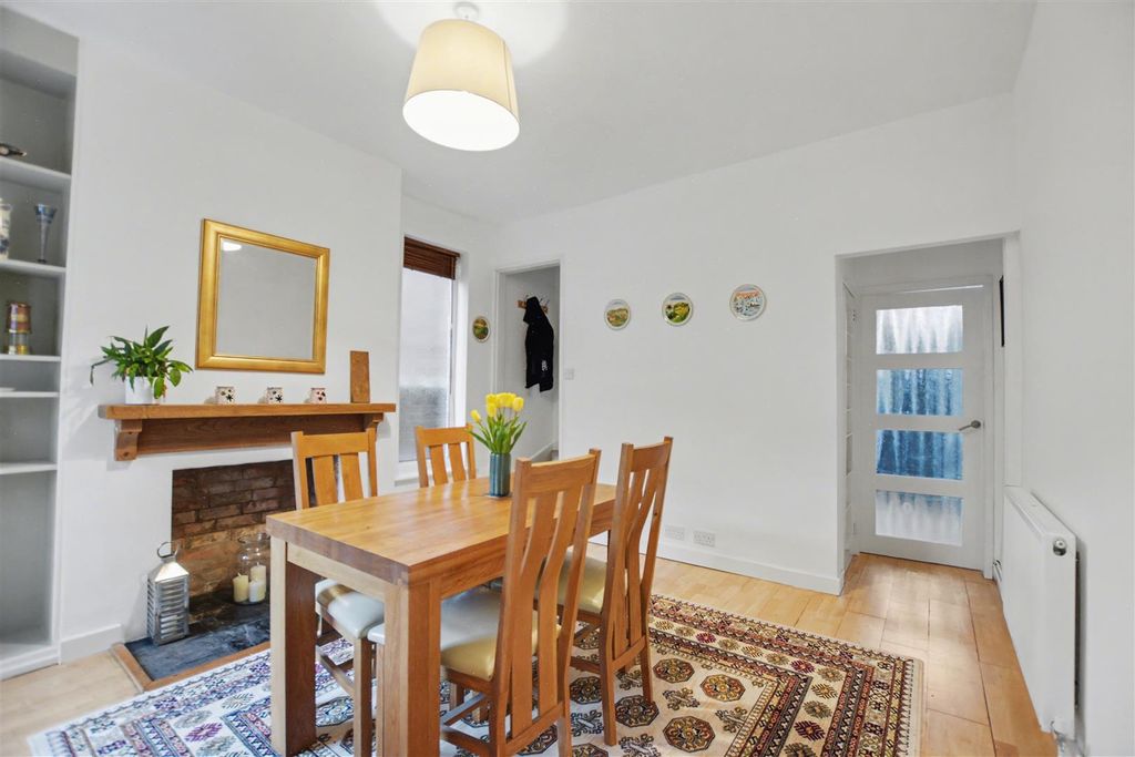 Property photo 3 of 18 Dining Room