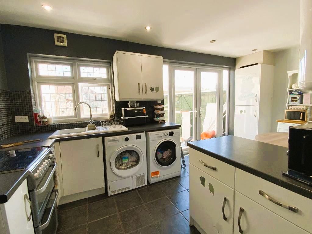 Property photo 3 of 15 Kitchen 16'10 x 9'1