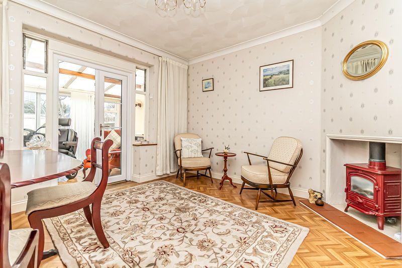 Property photo 3 of 20 .