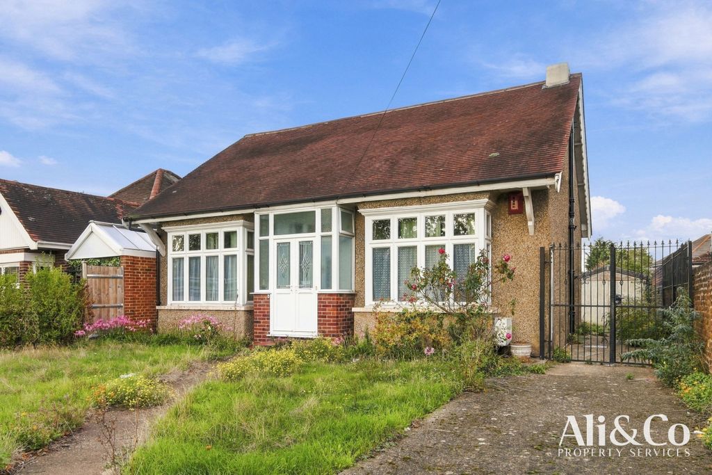 Property photo 2 of 32