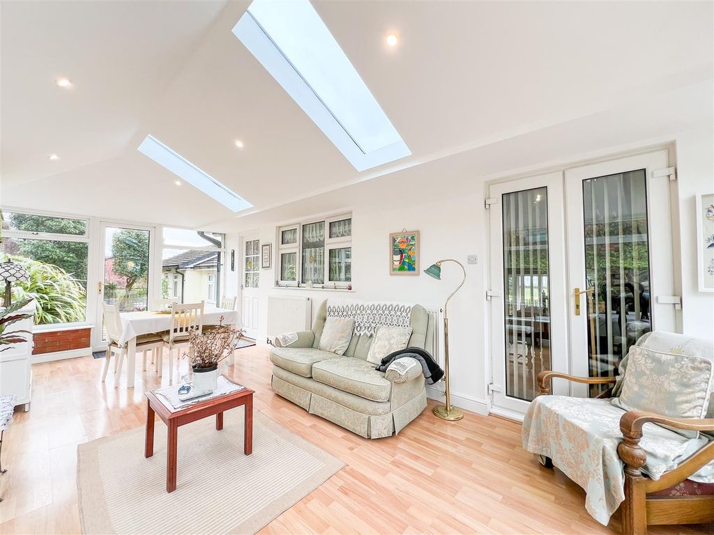 Property photo 3 of 34 Orangery