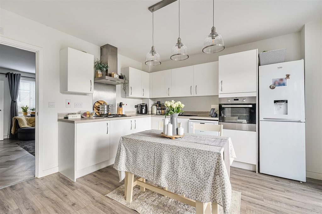 Property photo 3 of 22 1410584-13-698F0Bced4223.Jpg