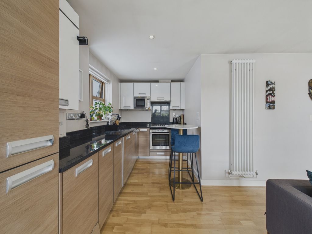 Property photo 3 of 11 Denford8