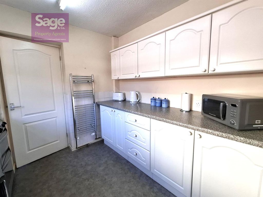 Property photo 3 of 23