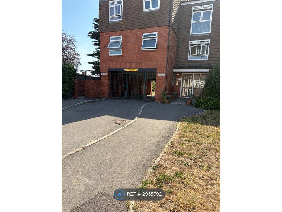 Property photo 3 of 14 Gated Parking
