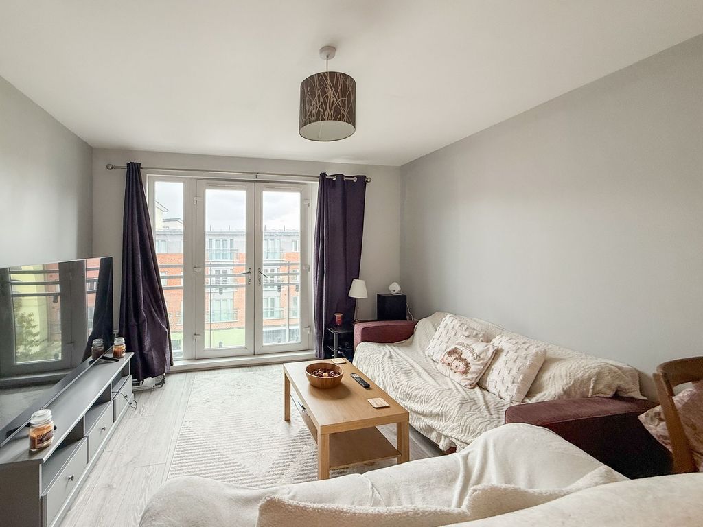 Property photo 2 of 9 Lounge