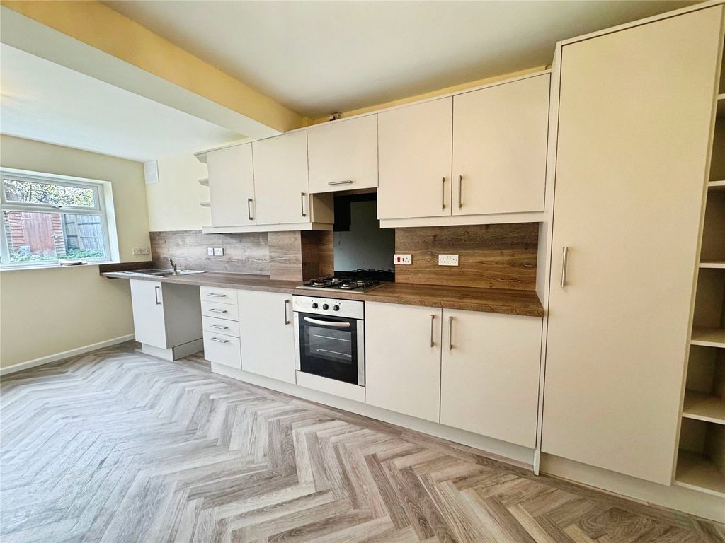 Property photo 3 of 7 Kitchen / Diner