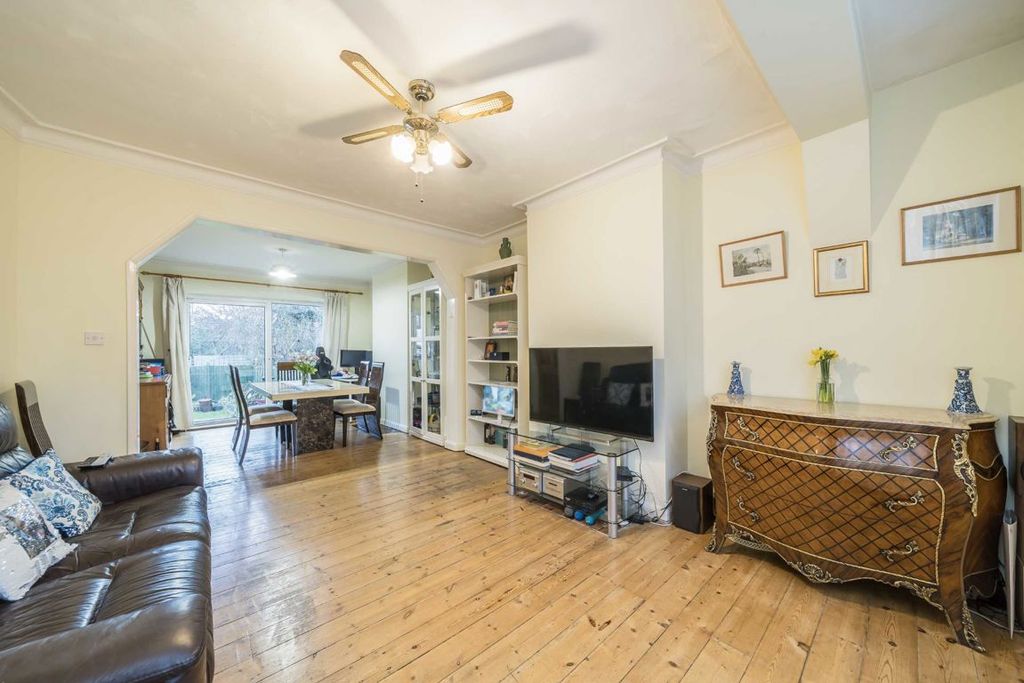 Property photo 2 of 6