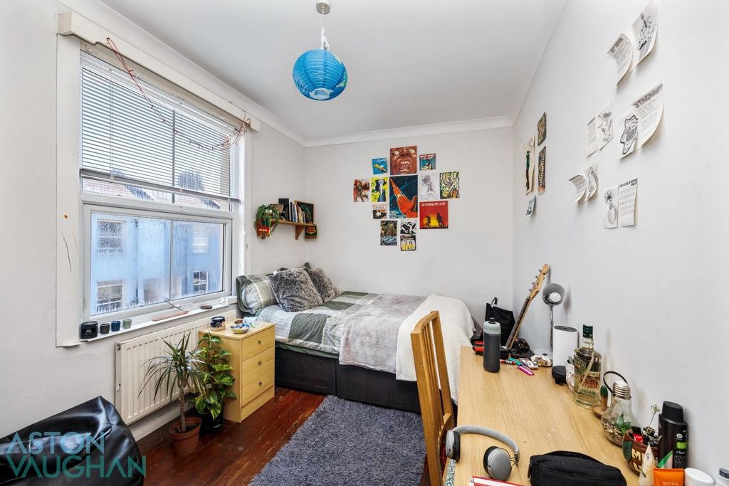 Property photo 2 of 12 Grove Street -006.Jpg