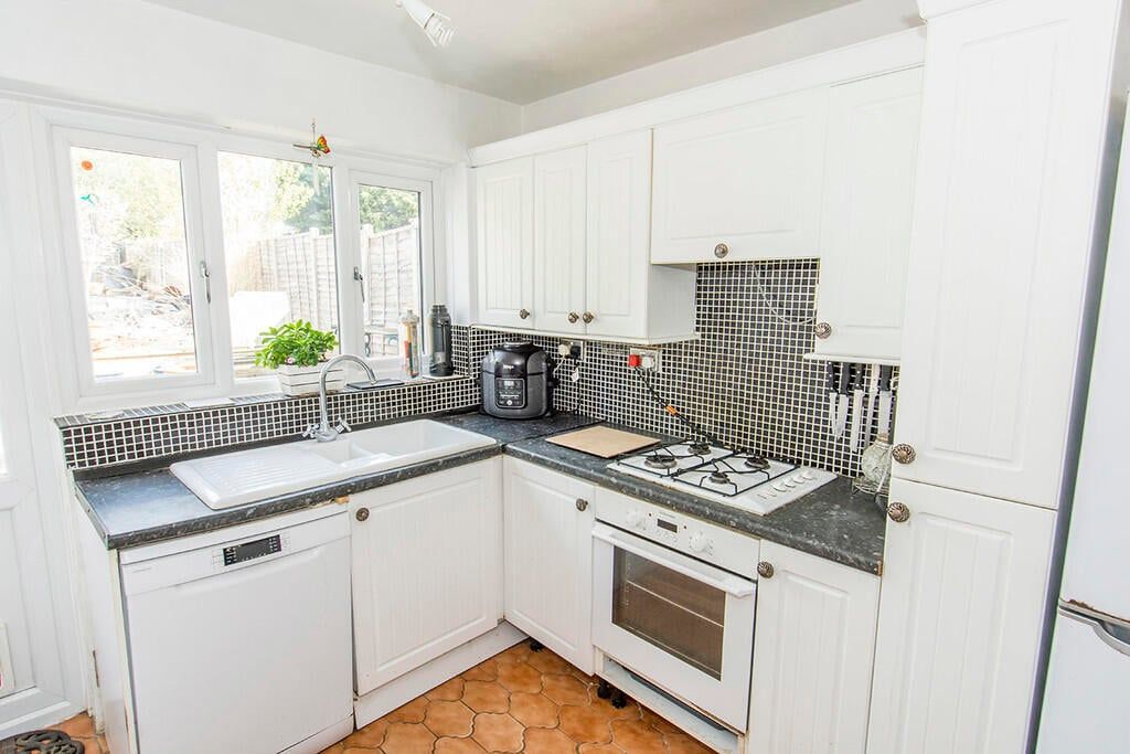 Property photo 3 of 18