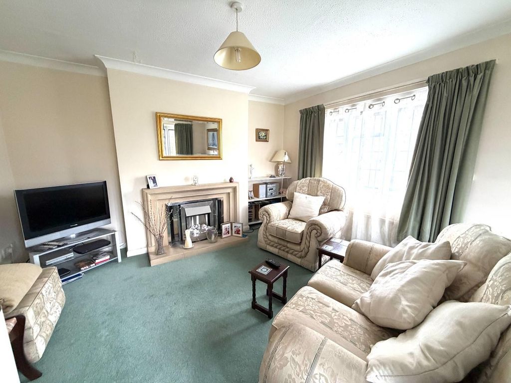 Property photo 3 of 18 Living Roo,.Jpg