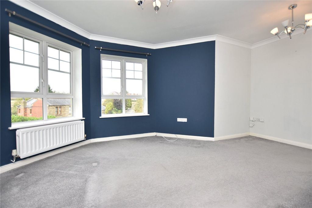 Property photo 2 of 12 Picture No. 23