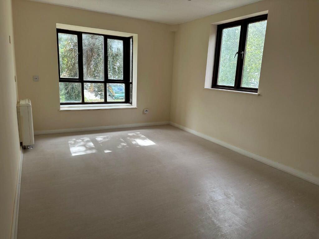 Property photo 2 of 6 Gallery