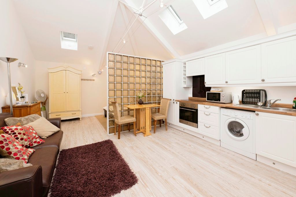 Property photo 1 of 17 Open Plan