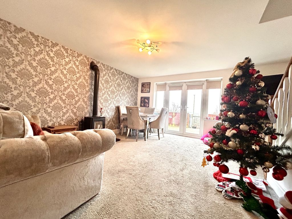 Property photo 3 of 18 Img_7004