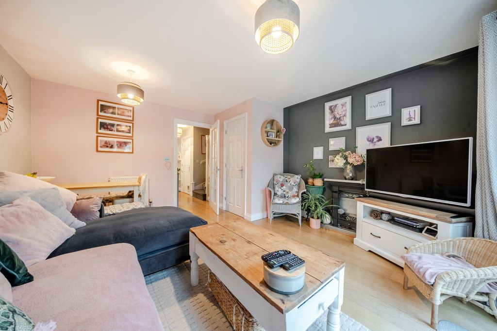 Property photo 3 of 10 1409062-10-6985c23A0Def6