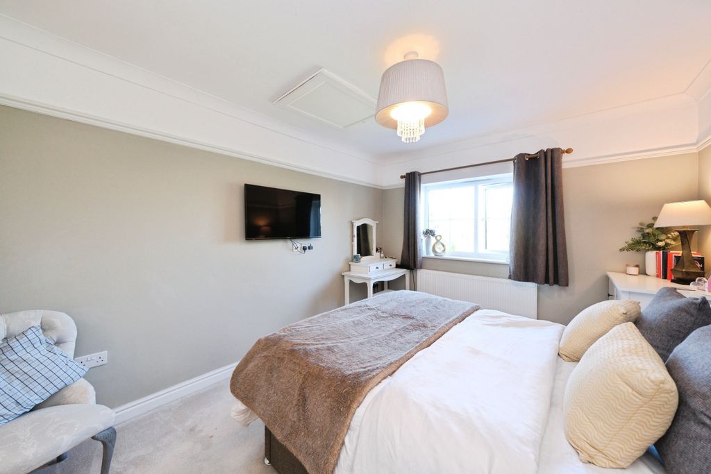 Additional image 20 of 5 bed detached house for saleWyvern Avenue, Nottingham NG10