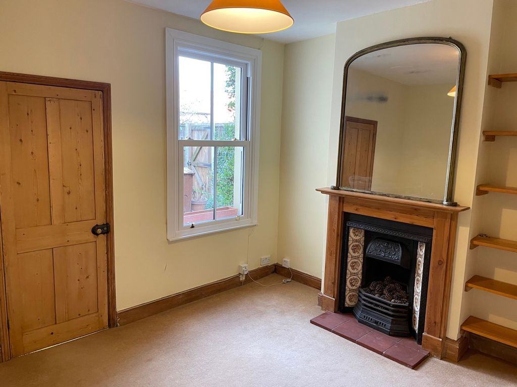 Property photo 3 of 11