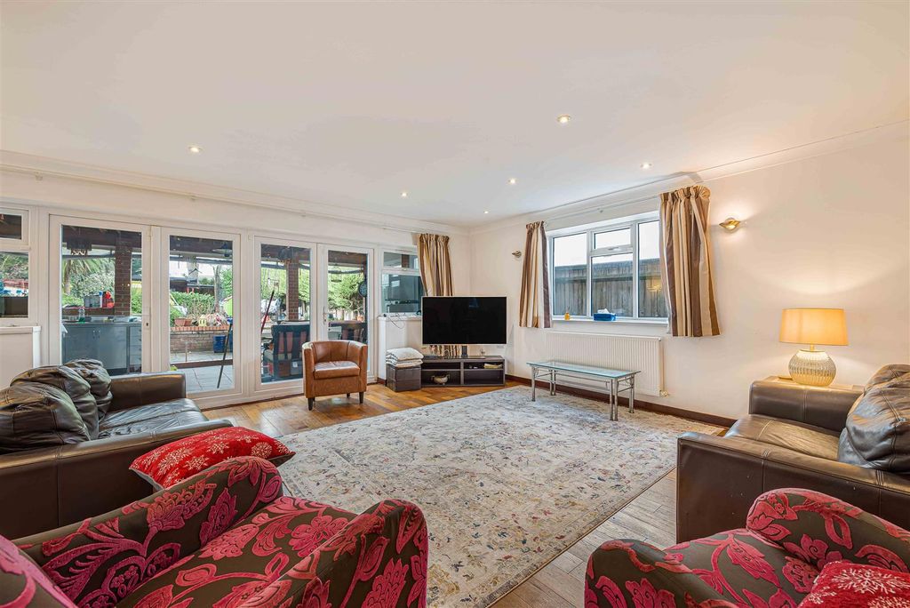 Property photo 2 of 29