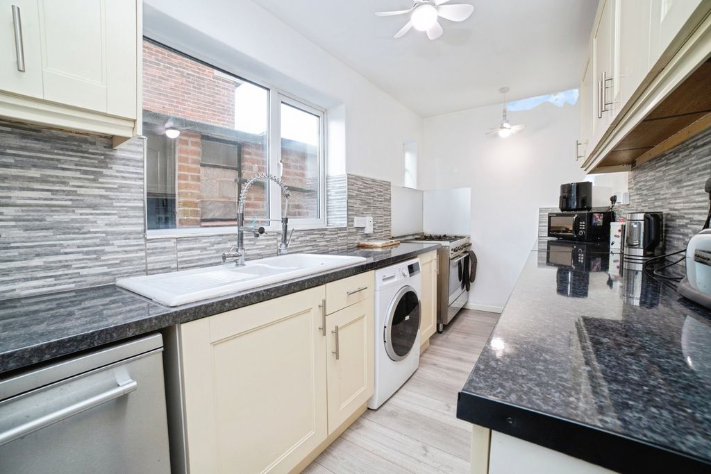 Property photo 2 of 16 Pbox-Img.Jpg