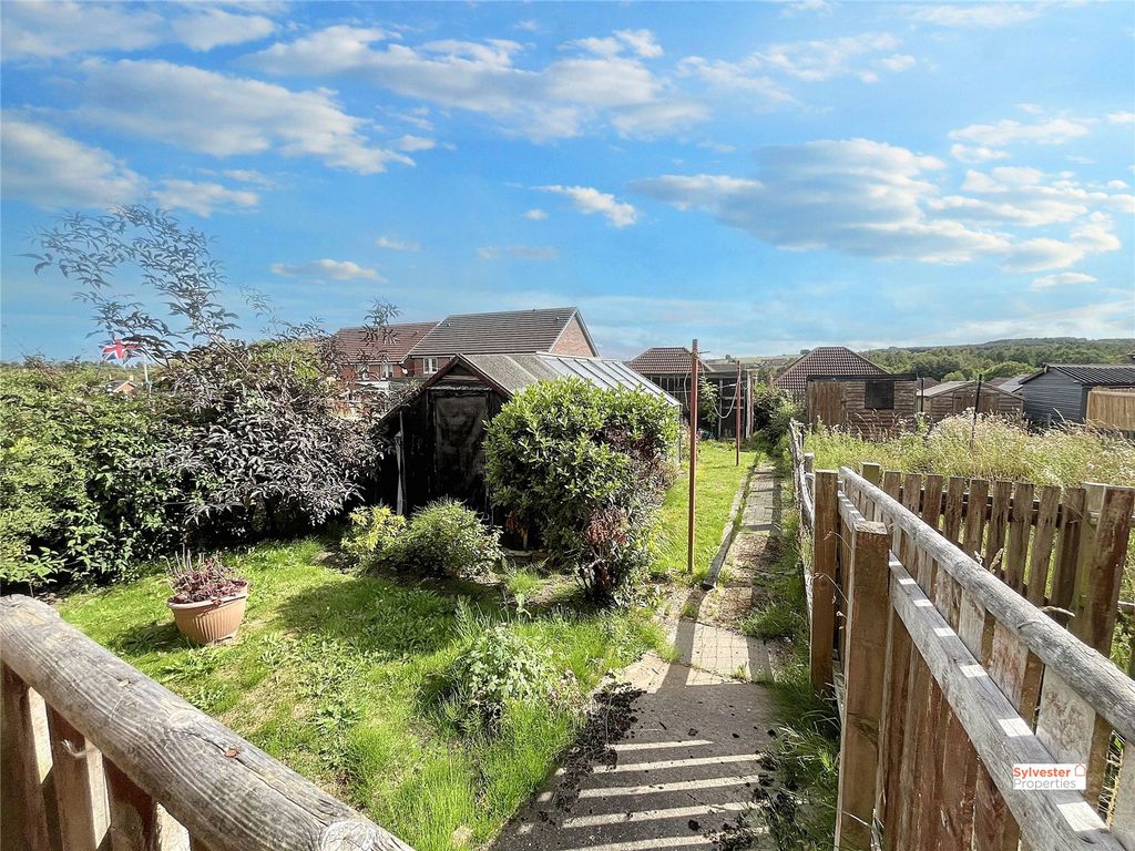 Property photo 2 of 22 Picture No. 20