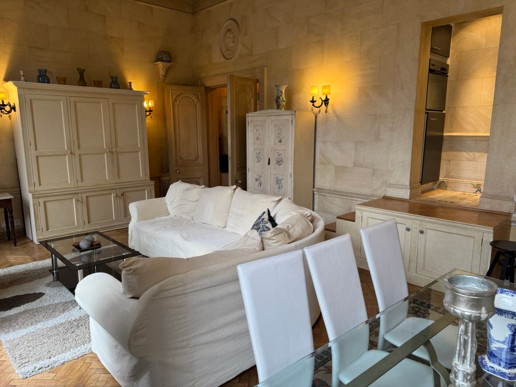 Property photo 1 of 10 Lounge 1