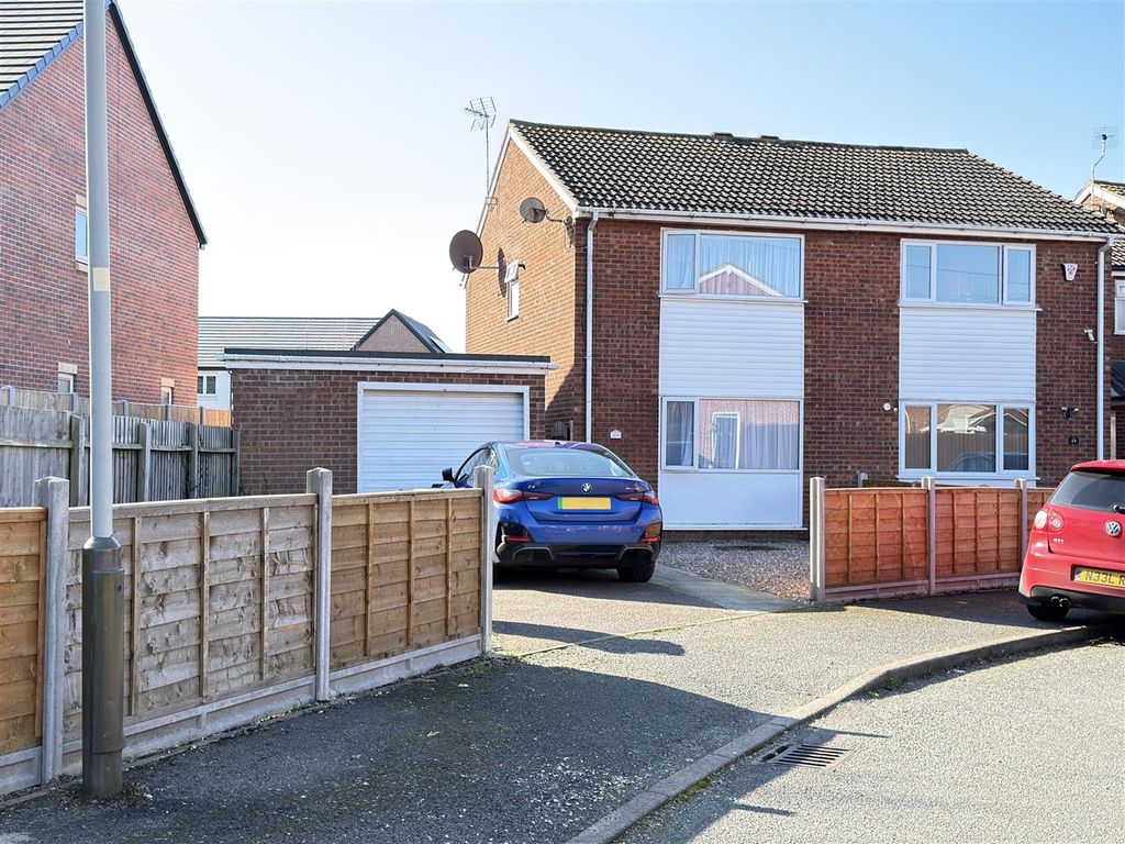 Property photo 1 of 11 Front