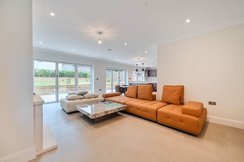 Property photo 3 of 18 1471688-3-6A200Be...
