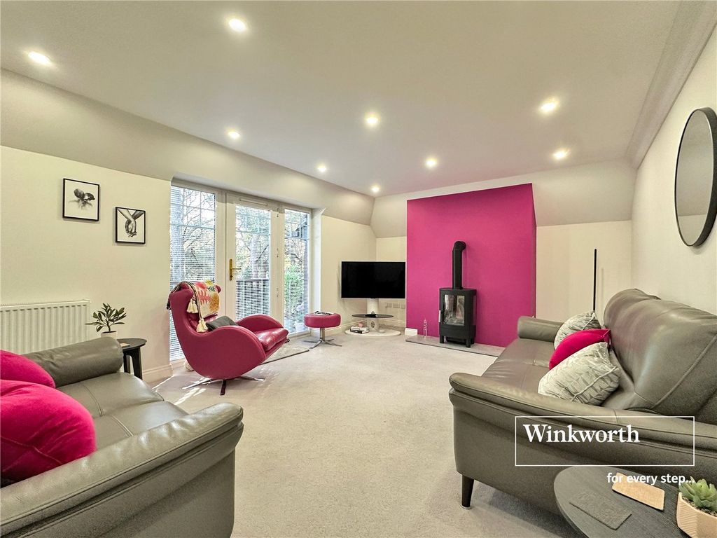 Additional image 8 of 3 bed flat for saleGolf Links Road, Ferndown, Dorset BH22