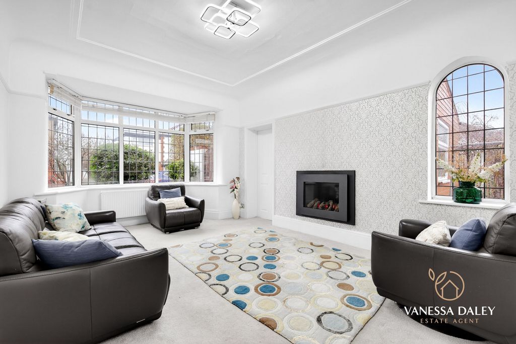 Property photo 2 of 47