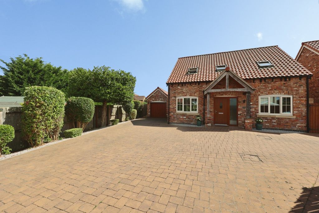 Property photo 1 of 32 5384660