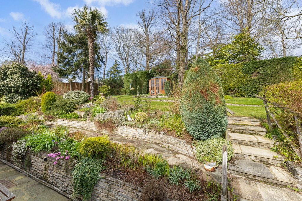 Property photo 3 of 25