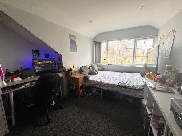 Property photo 1 of 13 Bedroom 2