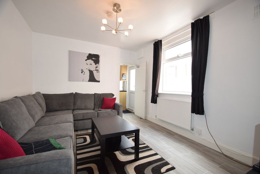 Property photo 2 of 18 Photo 2