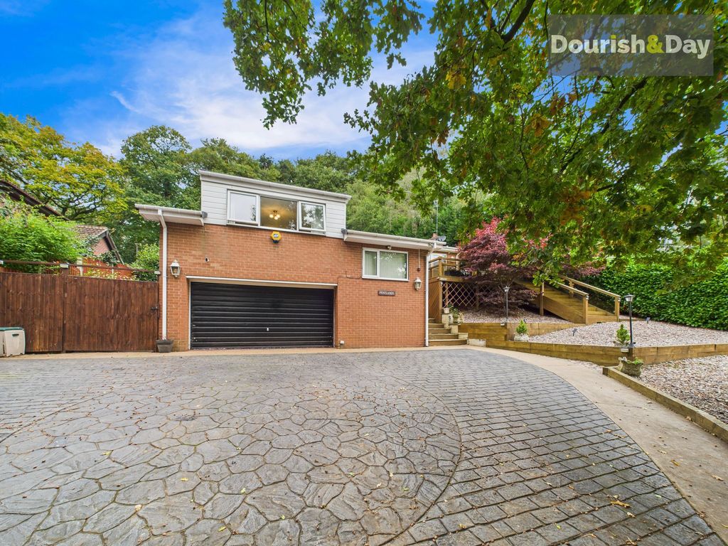 Property photo 2 of 27