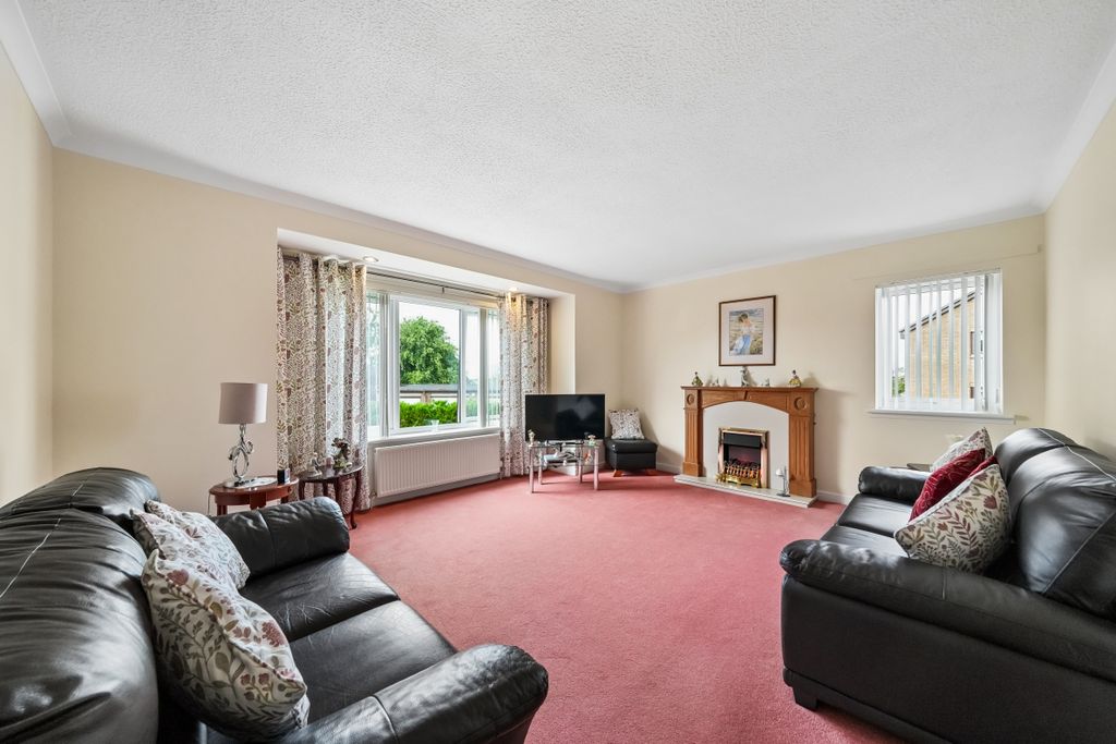 Property photo 3 of 17 General Dsc06580