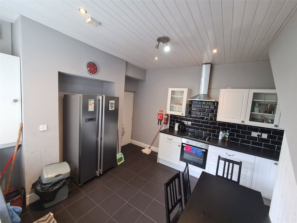 Property photo 2 of 24 Picture No. 22