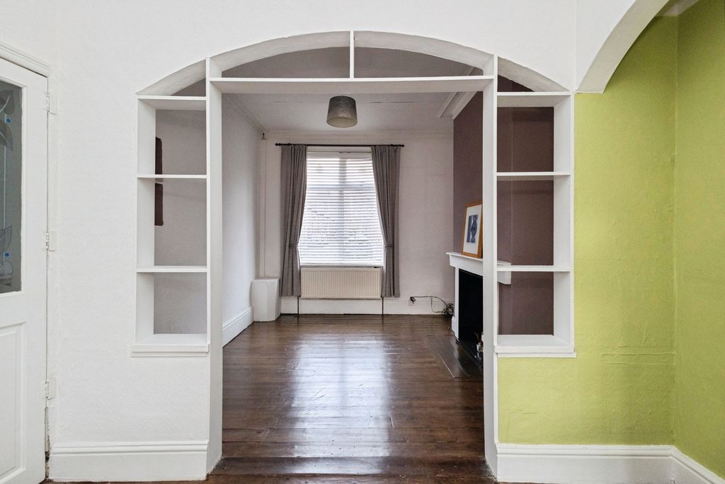 Property photo 3 of 20 Pbox-Img.Jpg