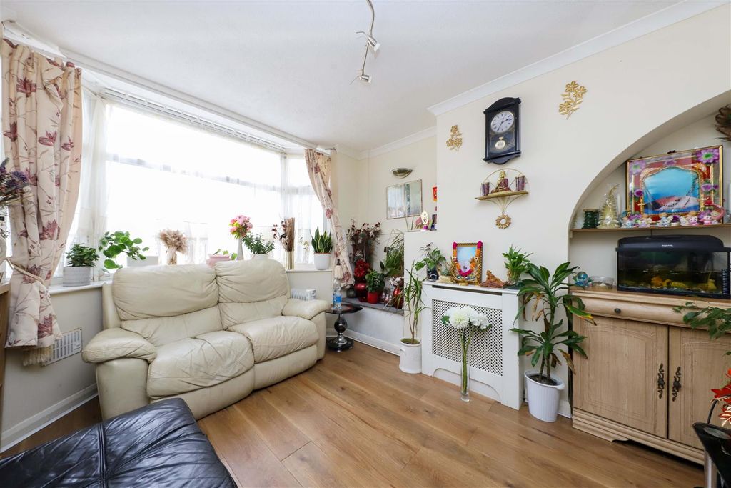 Property photo 2 of 10 Living Room