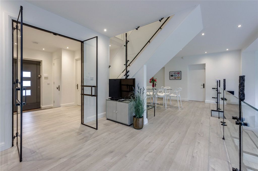 Property photo 3 of 35 Picture No. 06